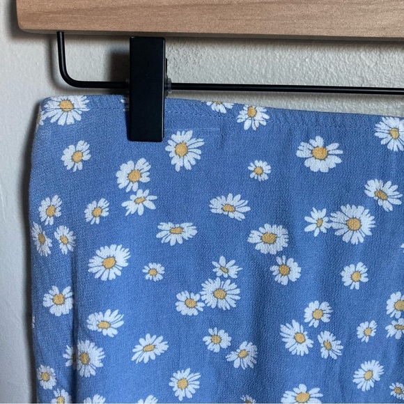 Hollister Blue Floral Skirt Size Medium - Picture 2 of 5